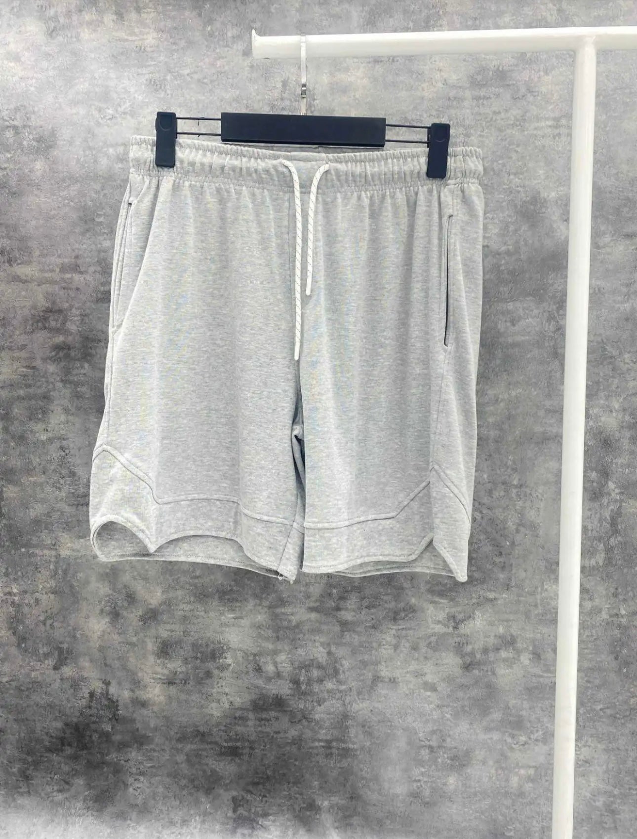 מכנס טרינינג קצר אפור