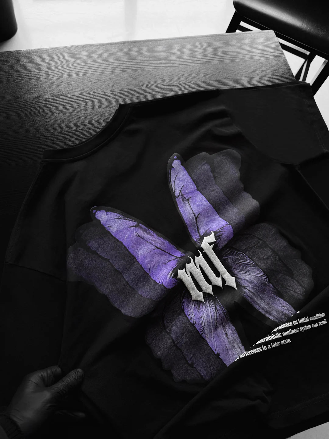 חולצה אוברסייז Butterfly שחורה